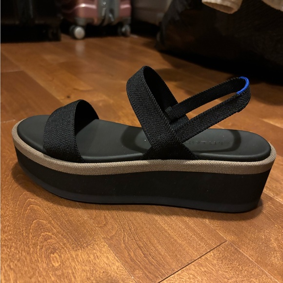 Rothy\'s Black and Tan Platform Sandals with Modern Design